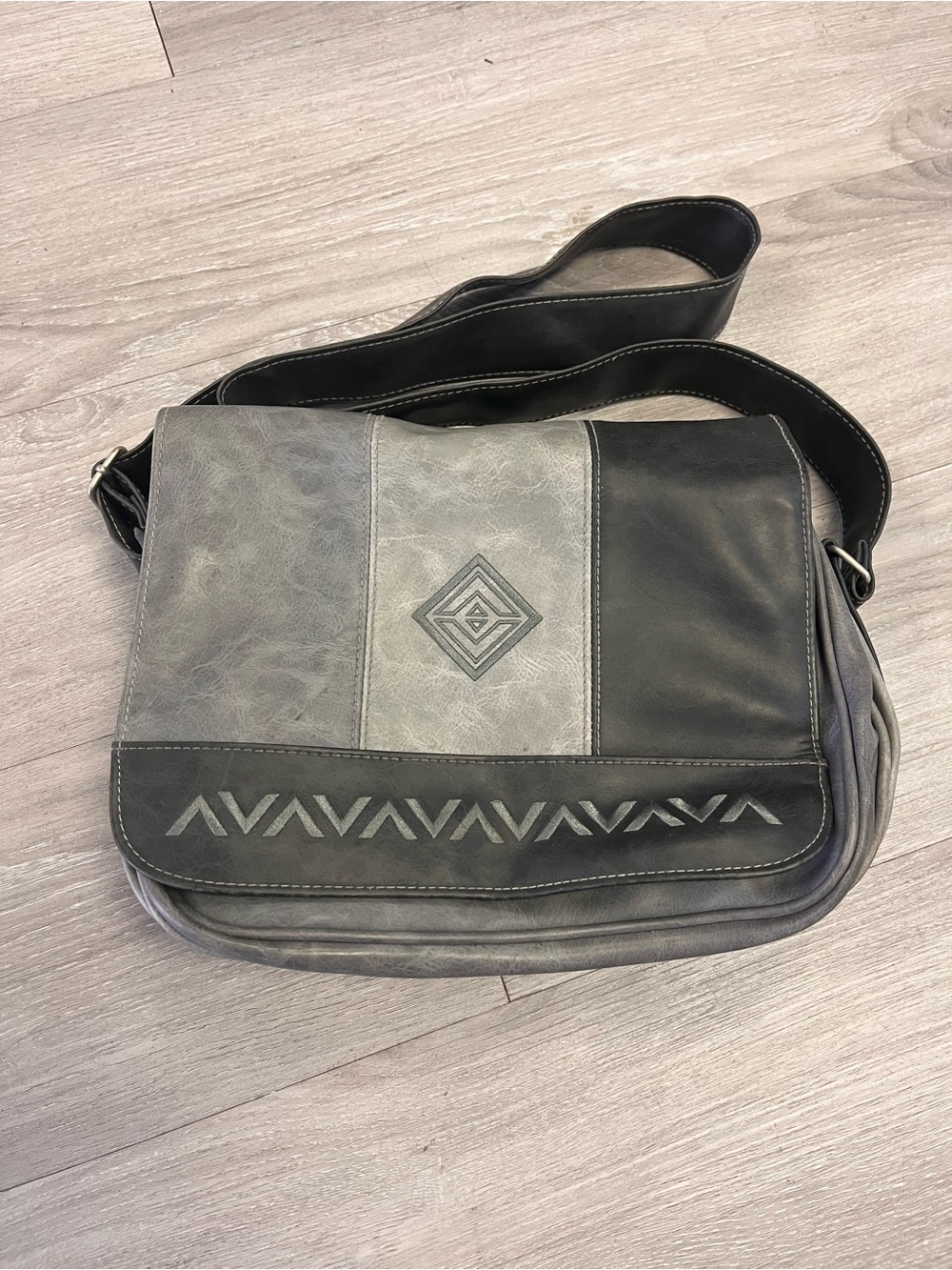 Women’s Grey and Black Crossbody